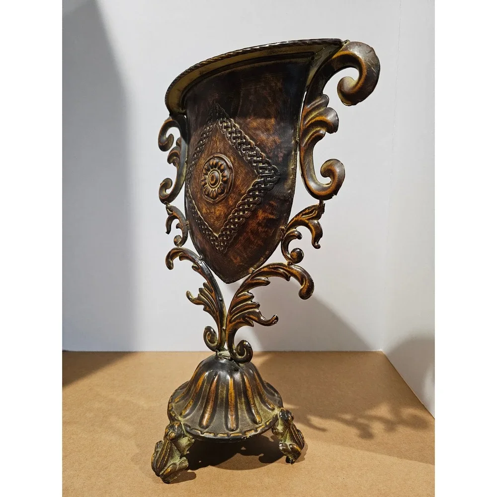 N/A ornate metal